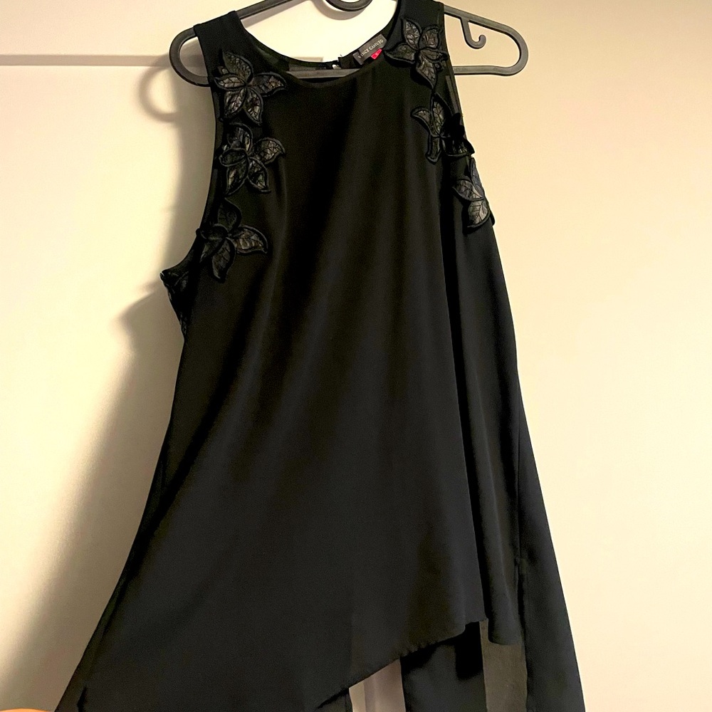 Vince Camuto Top w/Back Slit- Black, Medium